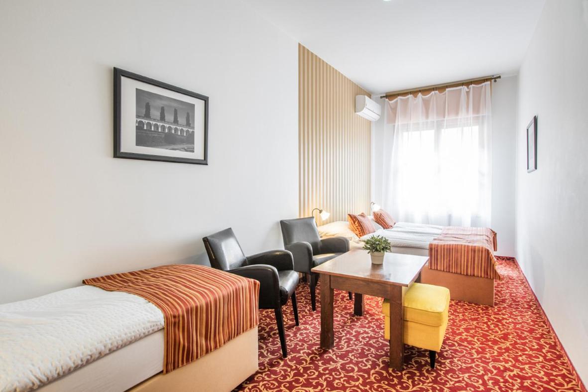 Hotel U Zlateho Kohouta Kroměříž Εξωτερικό φωτογραφία