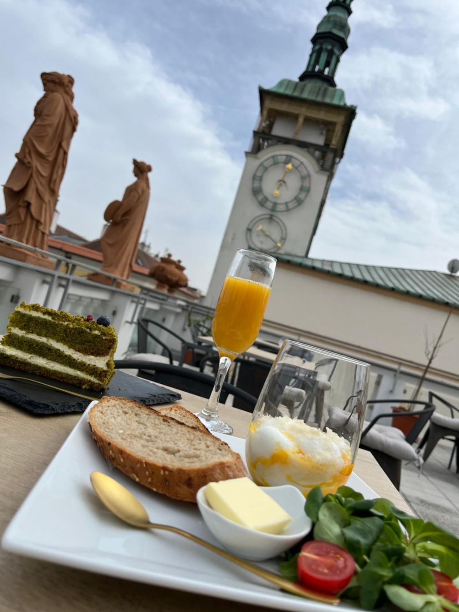Hotel U Zlateho Kohouta Kroměříž Εξωτερικό φωτογραφία