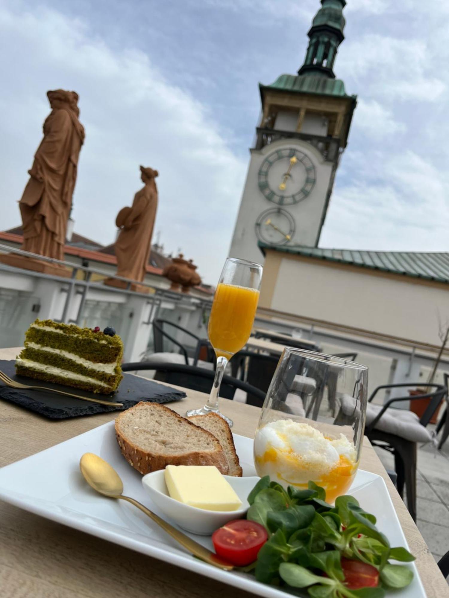 Hotel U Zlateho Kohouta Kroměříž Εξωτερικό φωτογραφία