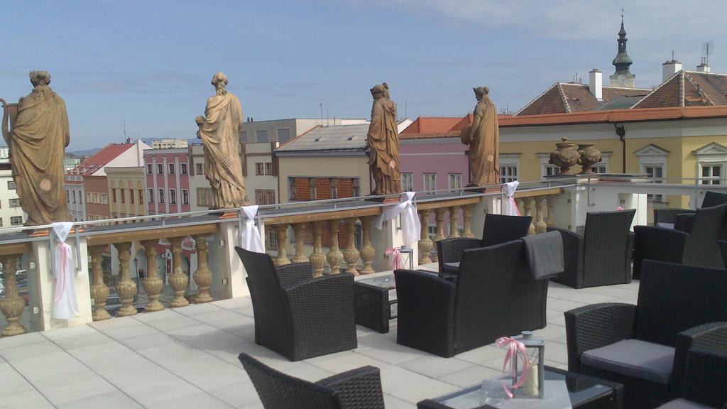 Hotel U Zlateho Kohouta Kroměříž Εξωτερικό φωτογραφία