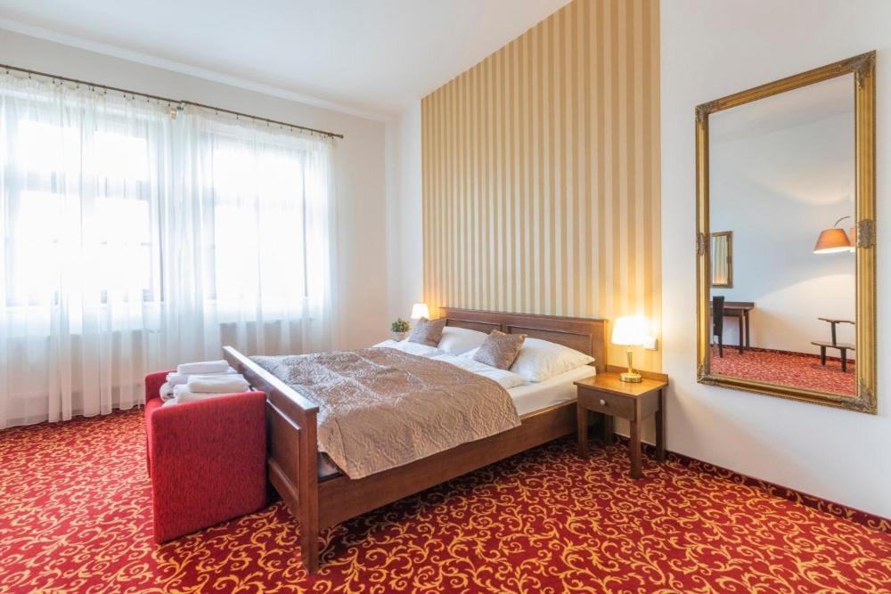 Hotel U Zlateho Kohouta Kroměříž Εξωτερικό φωτογραφία