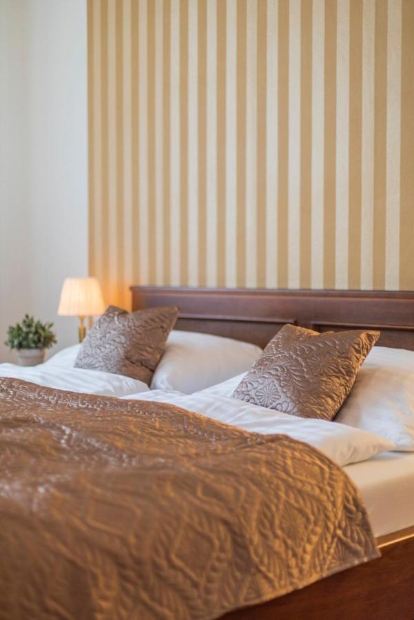 Hotel U Zlateho Kohouta Kroměříž Εξωτερικό φωτογραφία