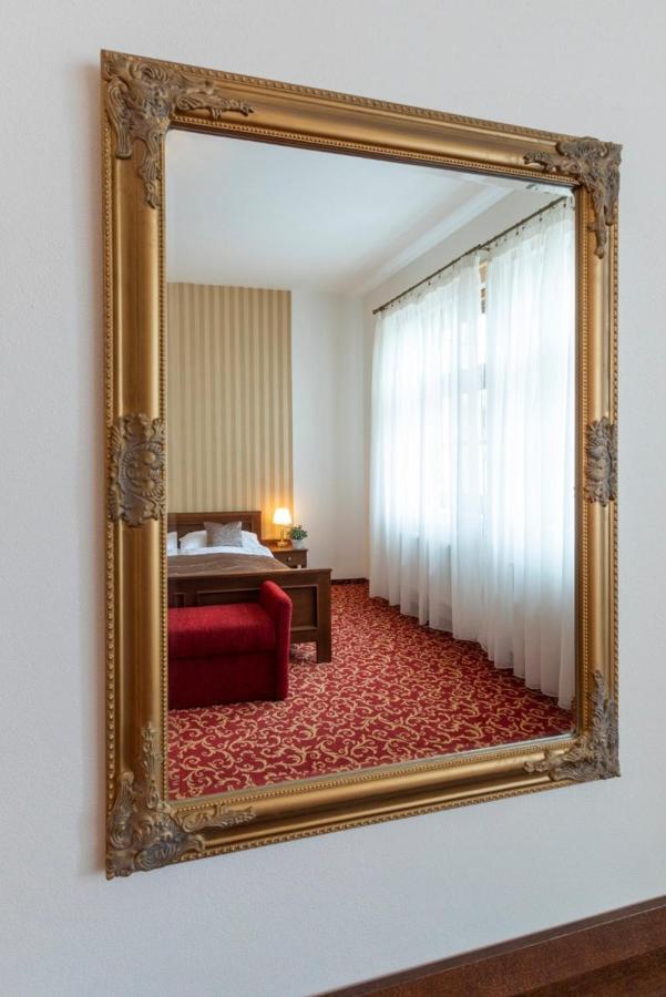 Hotel U Zlateho Kohouta Kroměříž Εξωτερικό φωτογραφία
